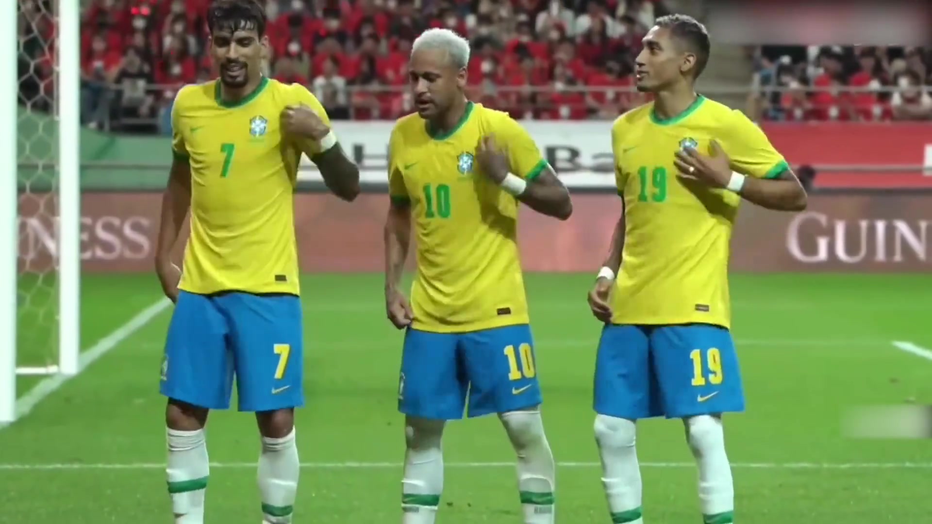 本该是球场上挥洒灵性