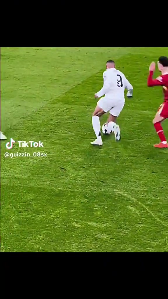 看着都痛姆巴佩连过数